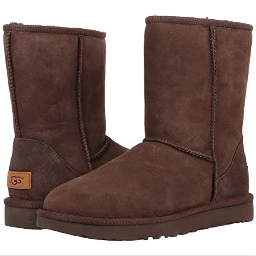 UGG Classic Short II Size 7